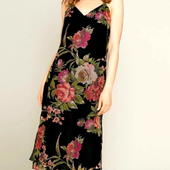 Lavender Brown Dresses & Skirts - Lavender Brown: Velvet Floral Dress - M